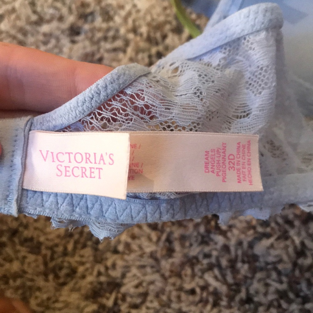 vs bra!! - Picture 3 of 4